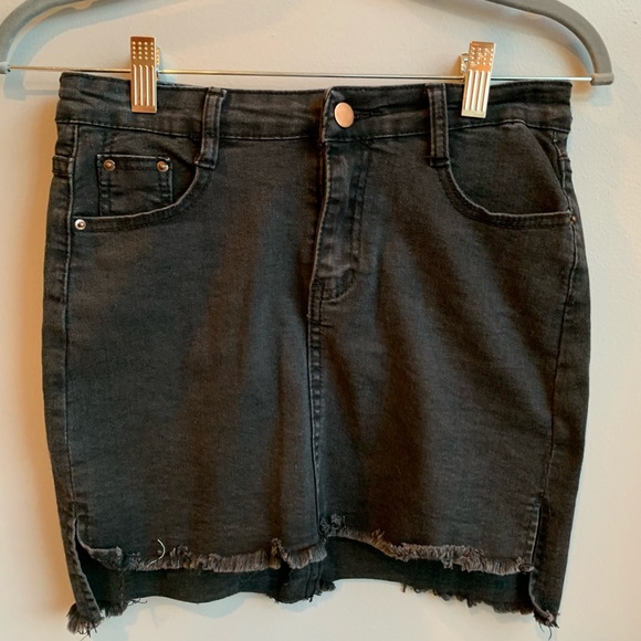 🖤⚔️ Black Denim Skirt ⚔️🖤 - Picture 1 of 4